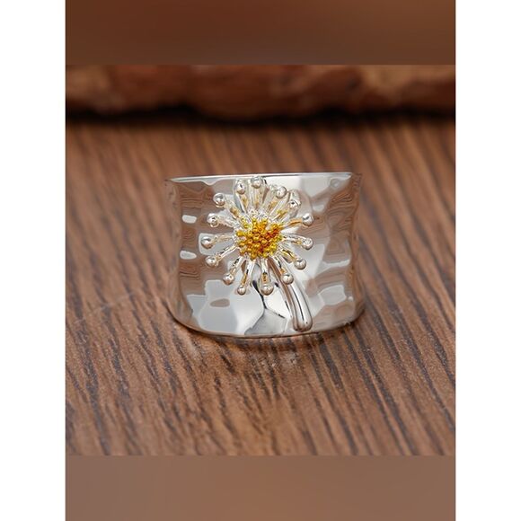 Anthropologie Jewelry - Daisy ring #2644